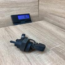 1748875 02592 030  Valve vacuum BMW 7 E38