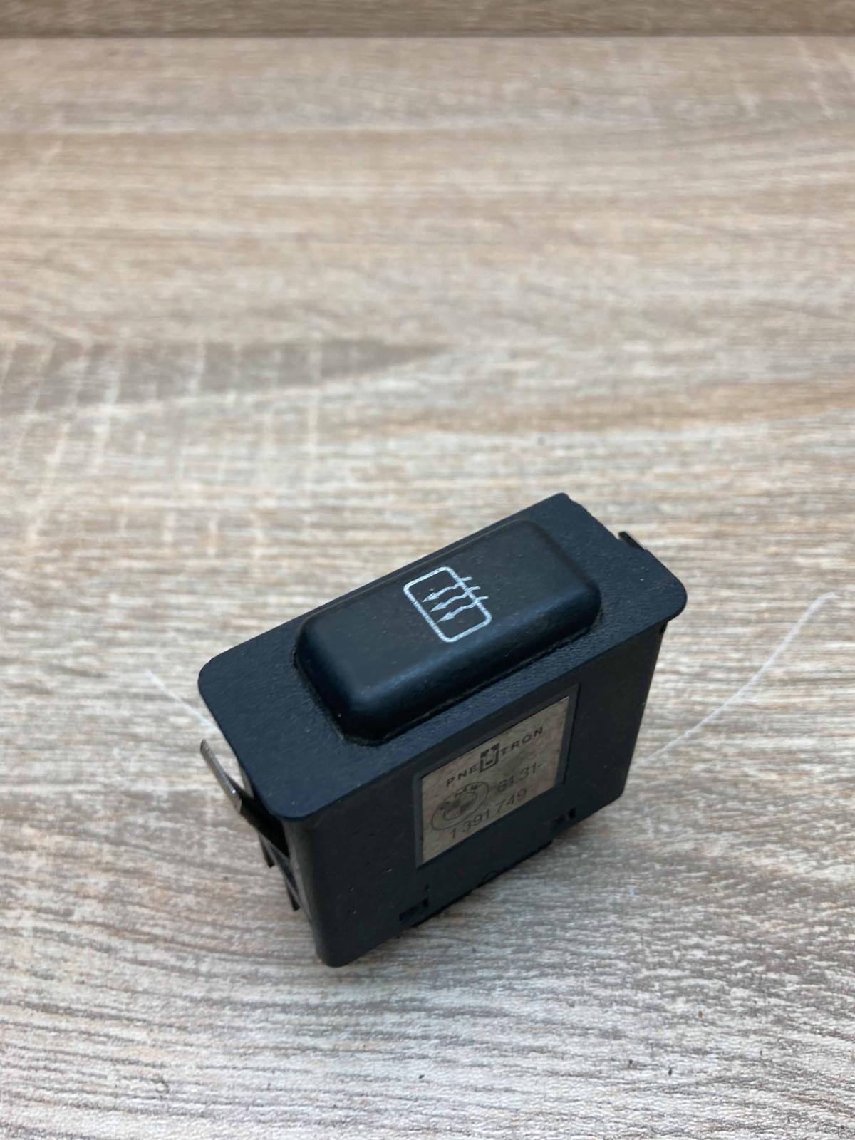 1391749   Windscreen/window heater switch BMW 5 E34