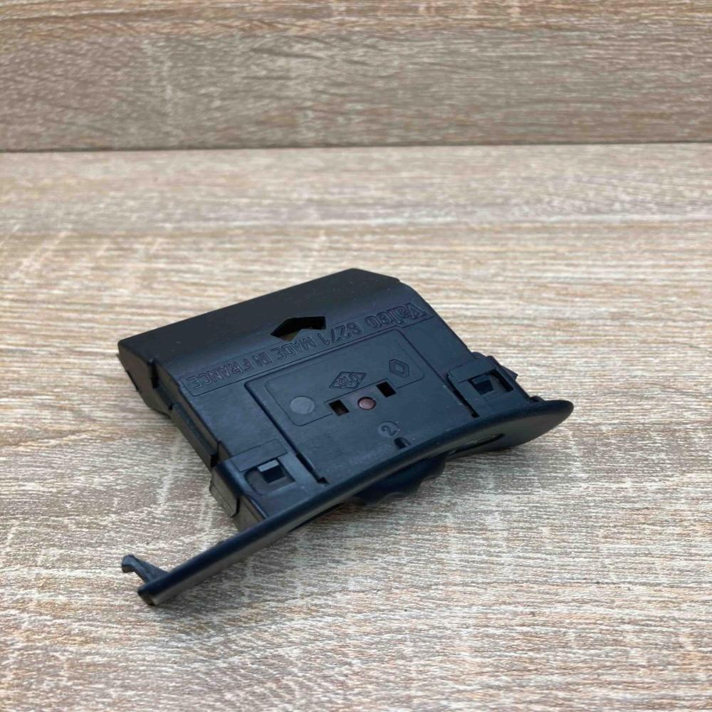 7700822799 6271  Headlight level height control switch Renault Laguna I