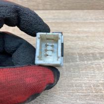 7700822677B   Electric window control switch Renault Laguna I