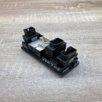 777669 183575  Wing mirror switch Toyota Avensis T250
