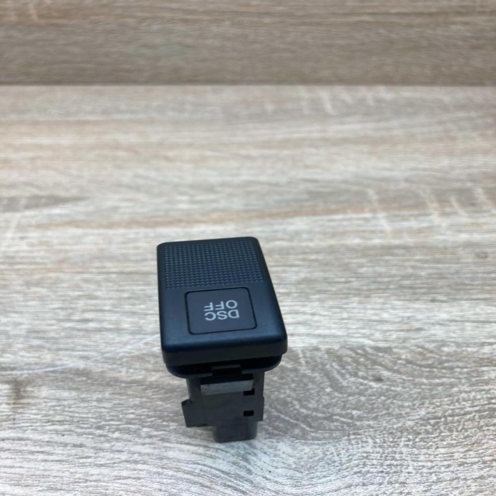 15A469 470 0d68  Traction control (ASR) switch Mazda 5