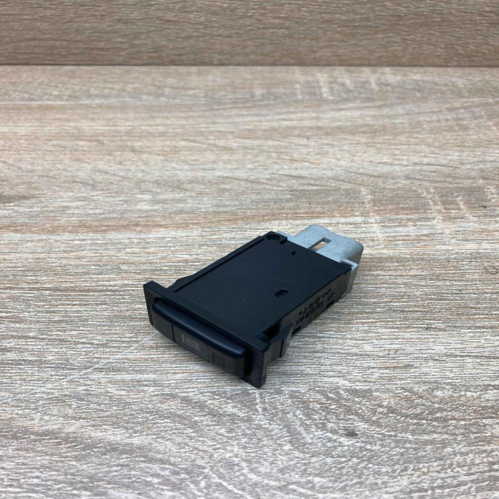 153337   Windscreen/window heater switch Toyota Avensis T250