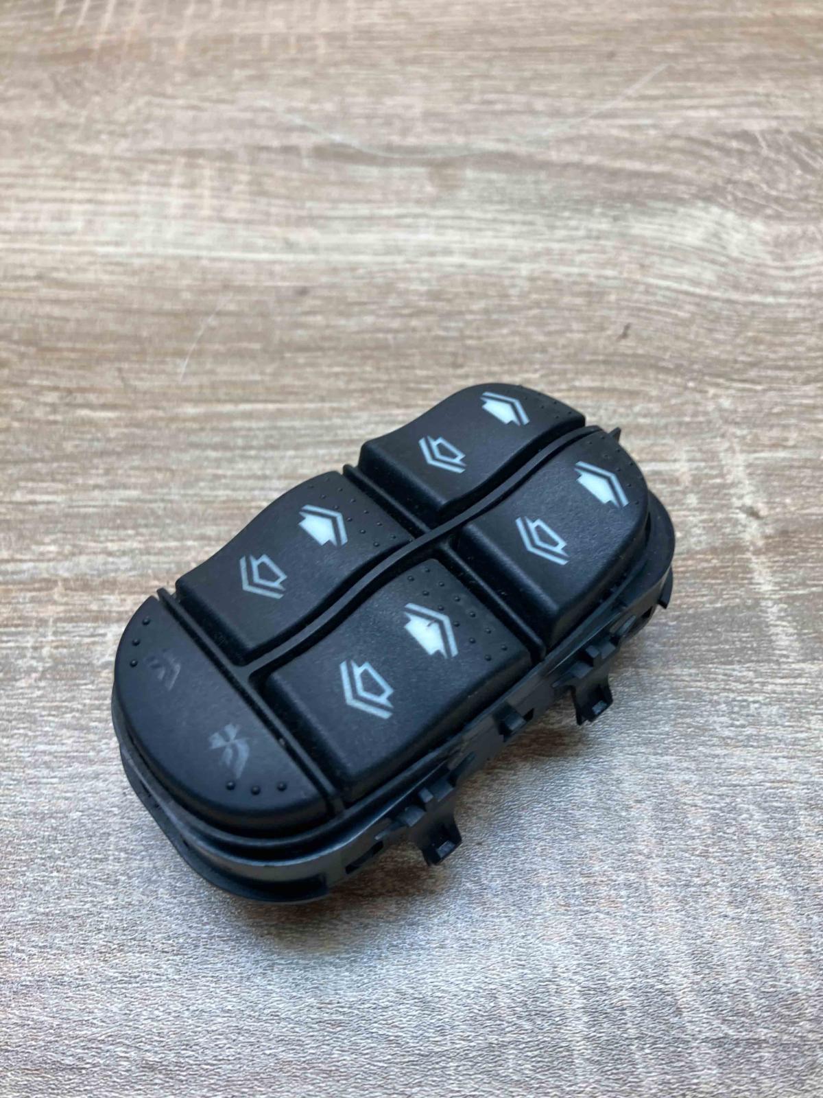 98AB 14A132 DE 03162252 LK Electric window control switch Ford Focus