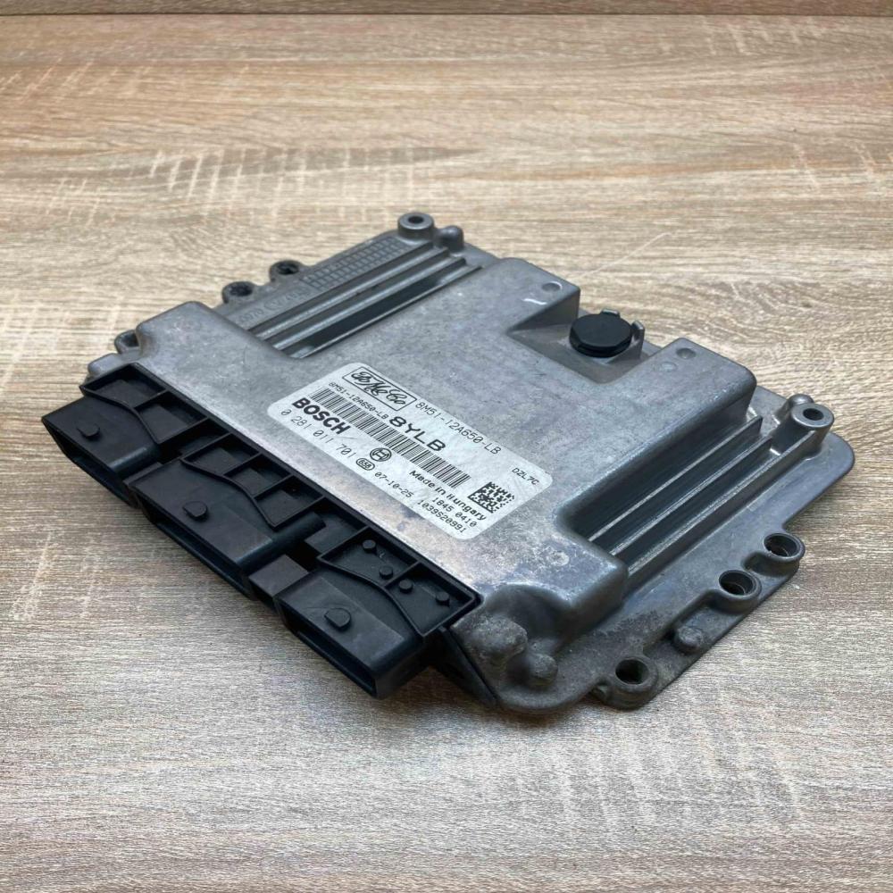8M51 12A650 LB 0281011701 8YLB Engine control unit/module ECU Ford Focus