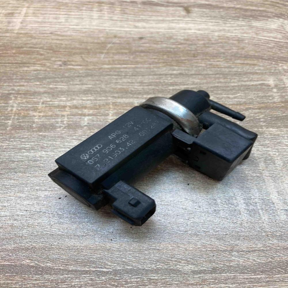 057906628 72190342  Turbo solenoid valve Audi A6 S6 C6 4F