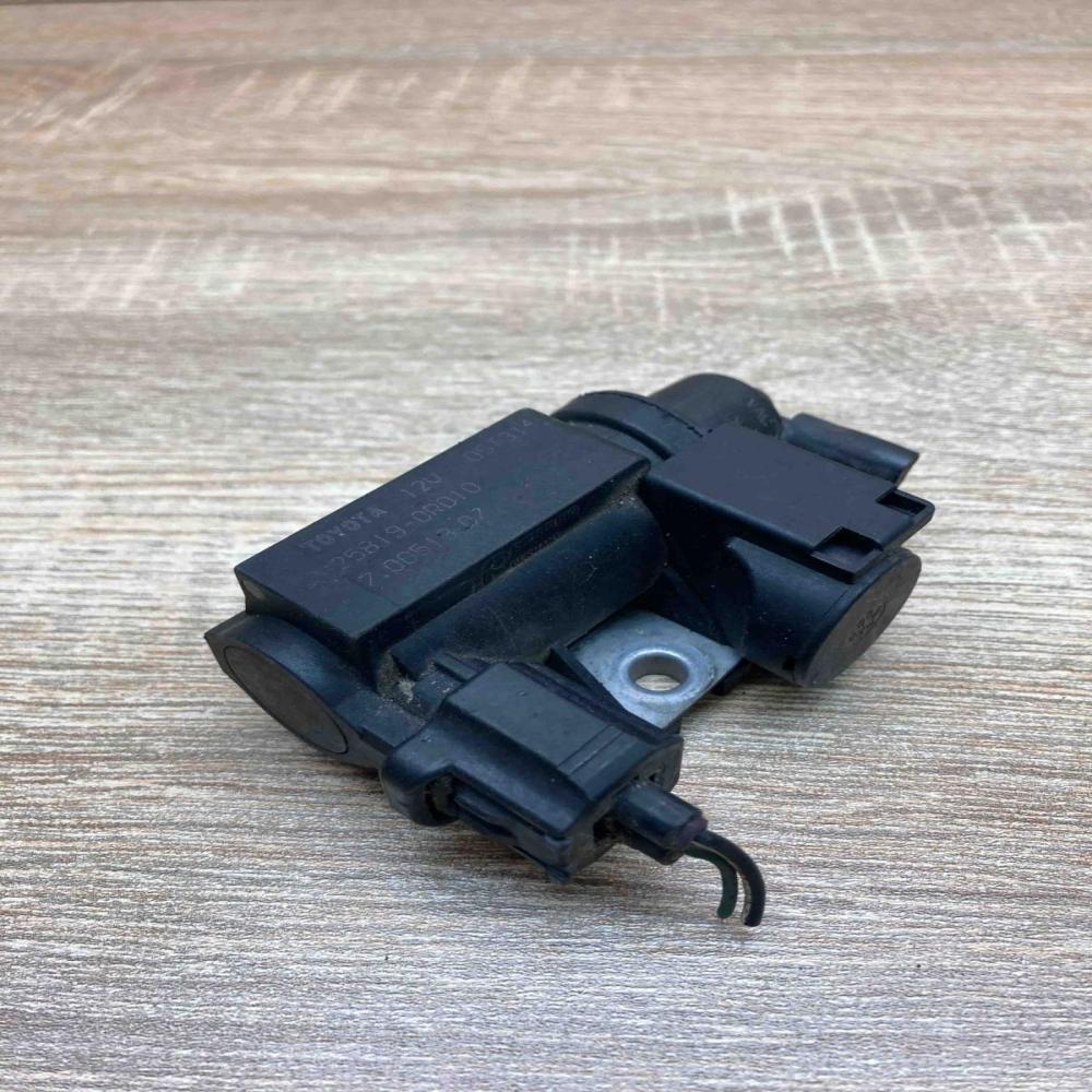 25819 0R010 70051307 With Plug Turbo solenoid valve Toyota Avensis T250