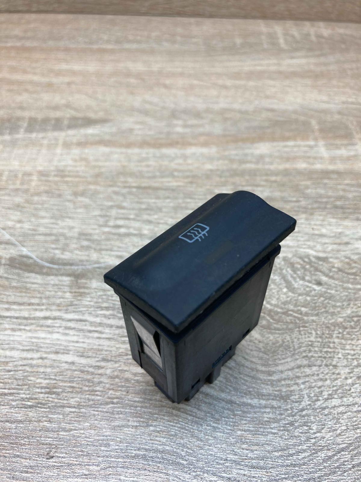 Skoda Octavia Glass Heating Switch   Windscreen/window heater switch Skoda Octav
