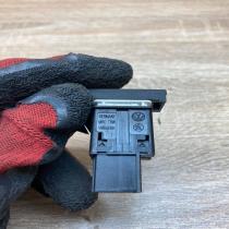 1Z0919235B   Passenger airbag on/off switch Skoda Octavia Mk2 (1Z)