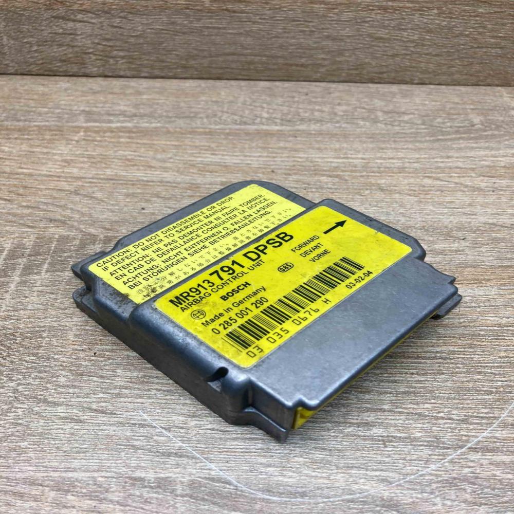 MR913791 0285001290  Airbag control unit/module Mitsubishi Carisma