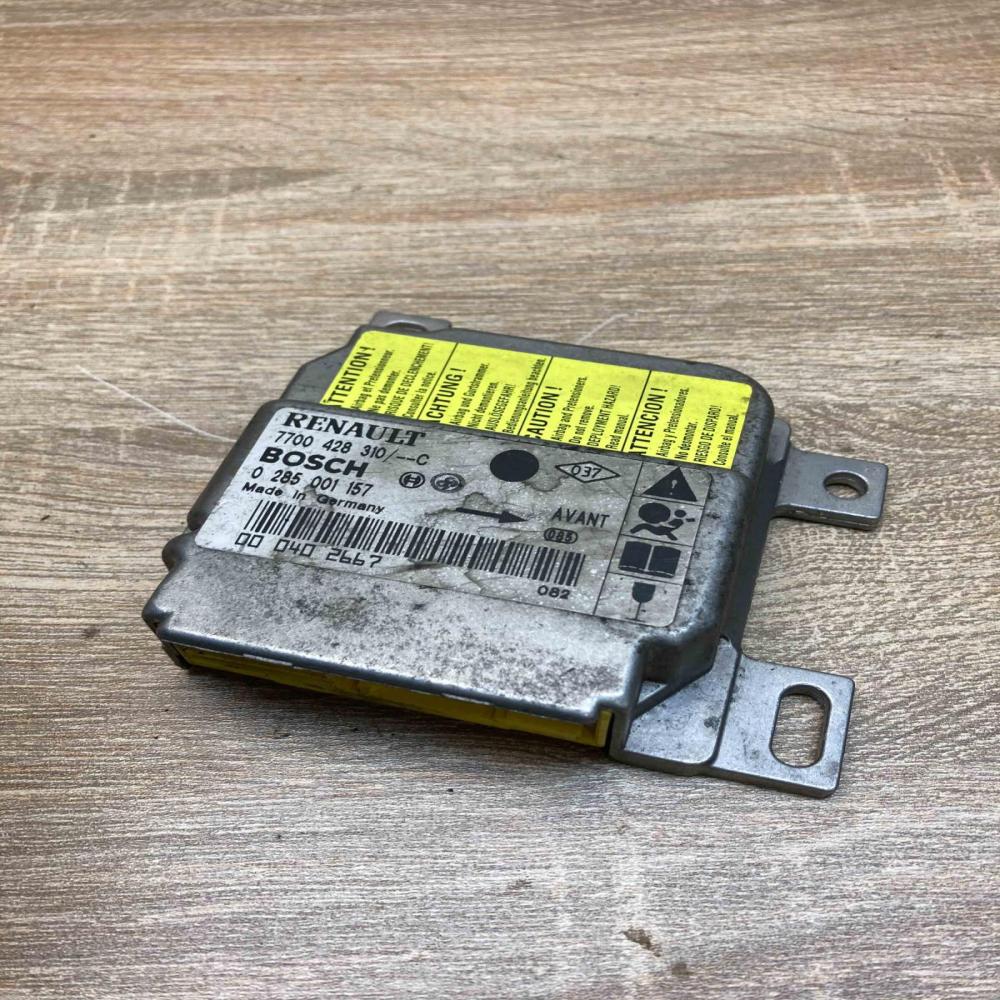 7700428310C 0285001157  Airbag control unit/module Renault Clio II