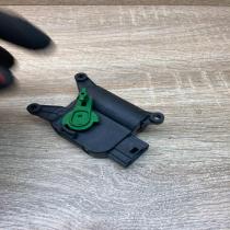 8E1820511B 0132801303  Air flap motor/actuator Audi A4 S4 B7 8E 8H