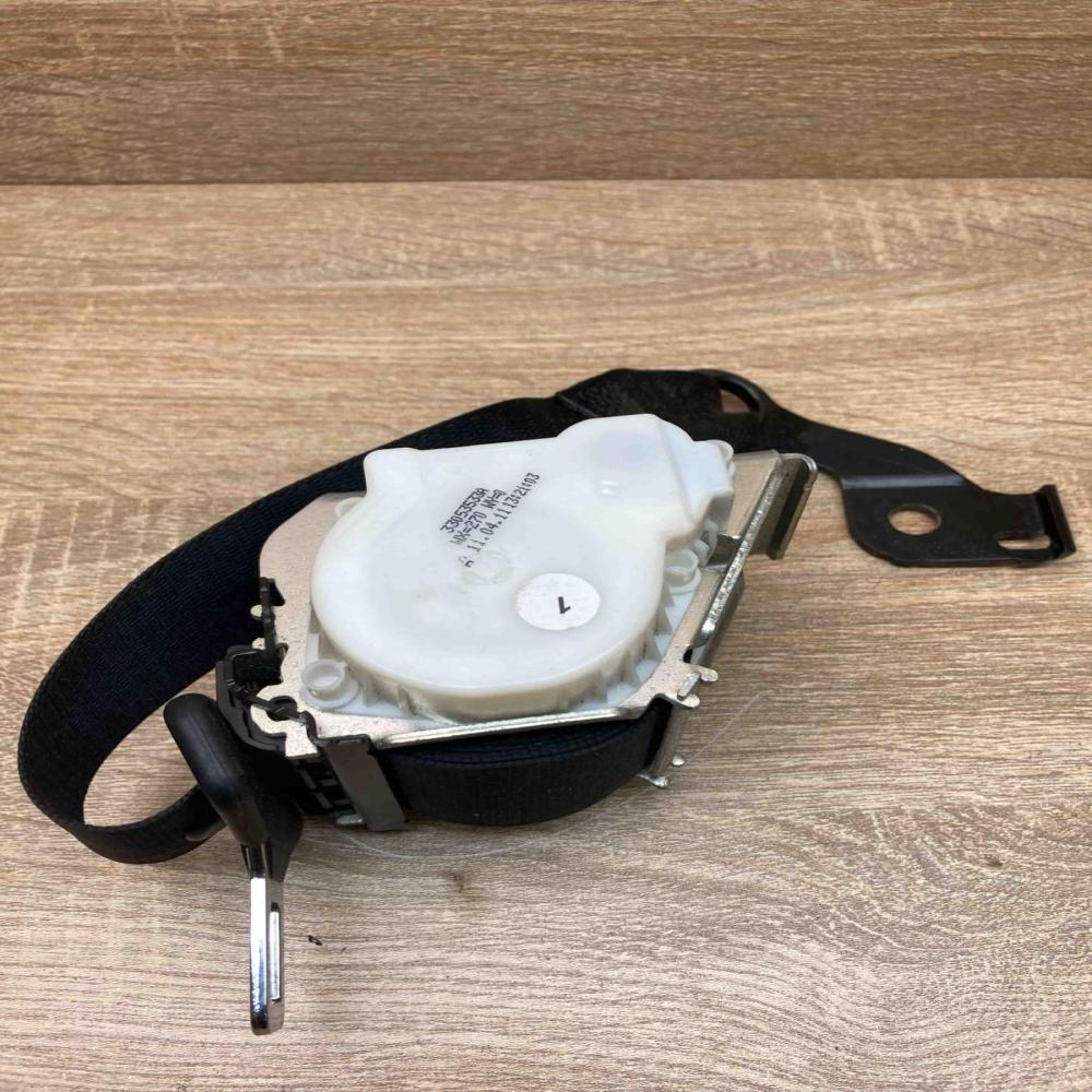 33053533A 33054574F  Rear seatbelt Mercedes-Benz E W212