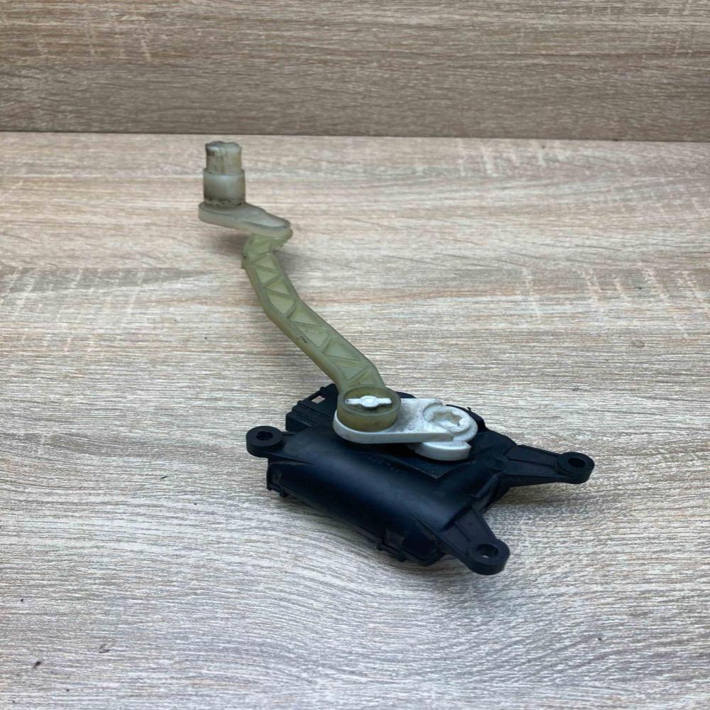 1K1907511C 0132801340 With Leg Air flap motor/actuator Skoda Superb B5 (3U)