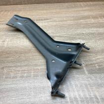 8R0821135   Fender mounting bracket Audi Q5 SQ5