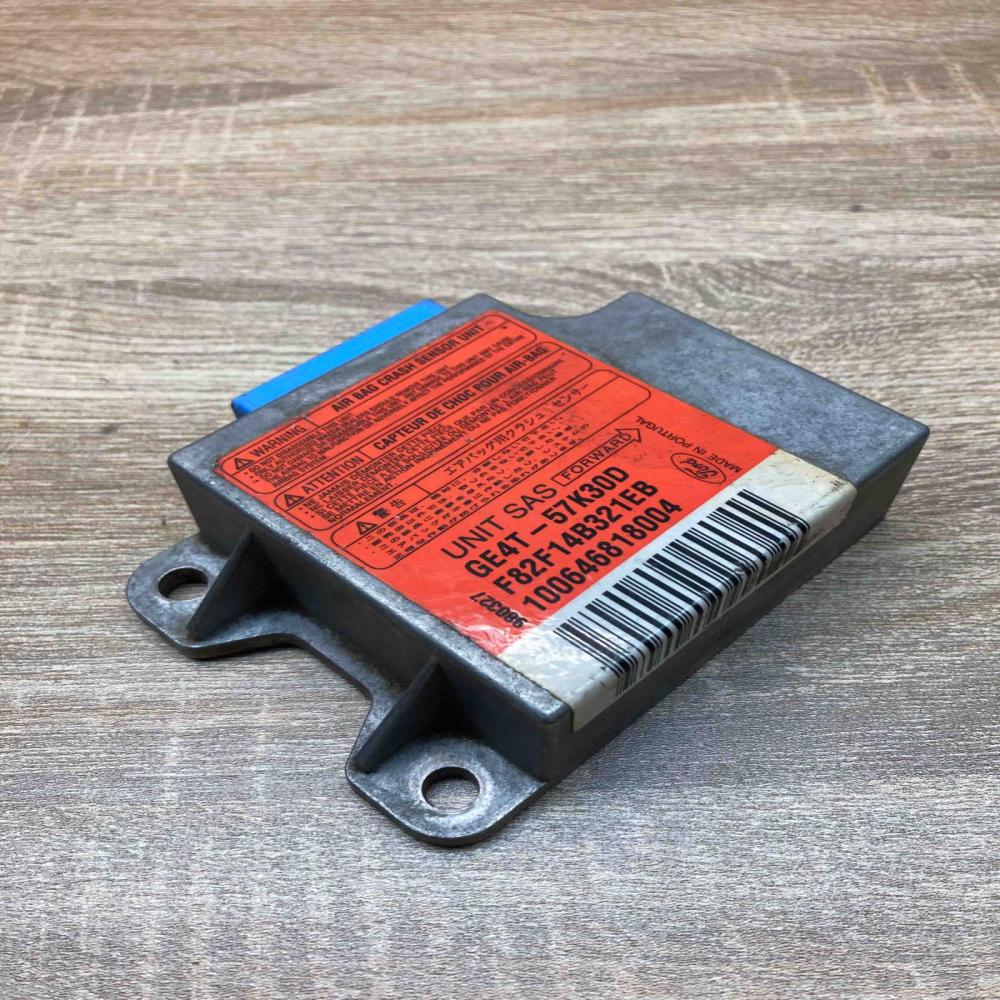 GE4T 57K30D   Airbag control unit/module Mazda 626