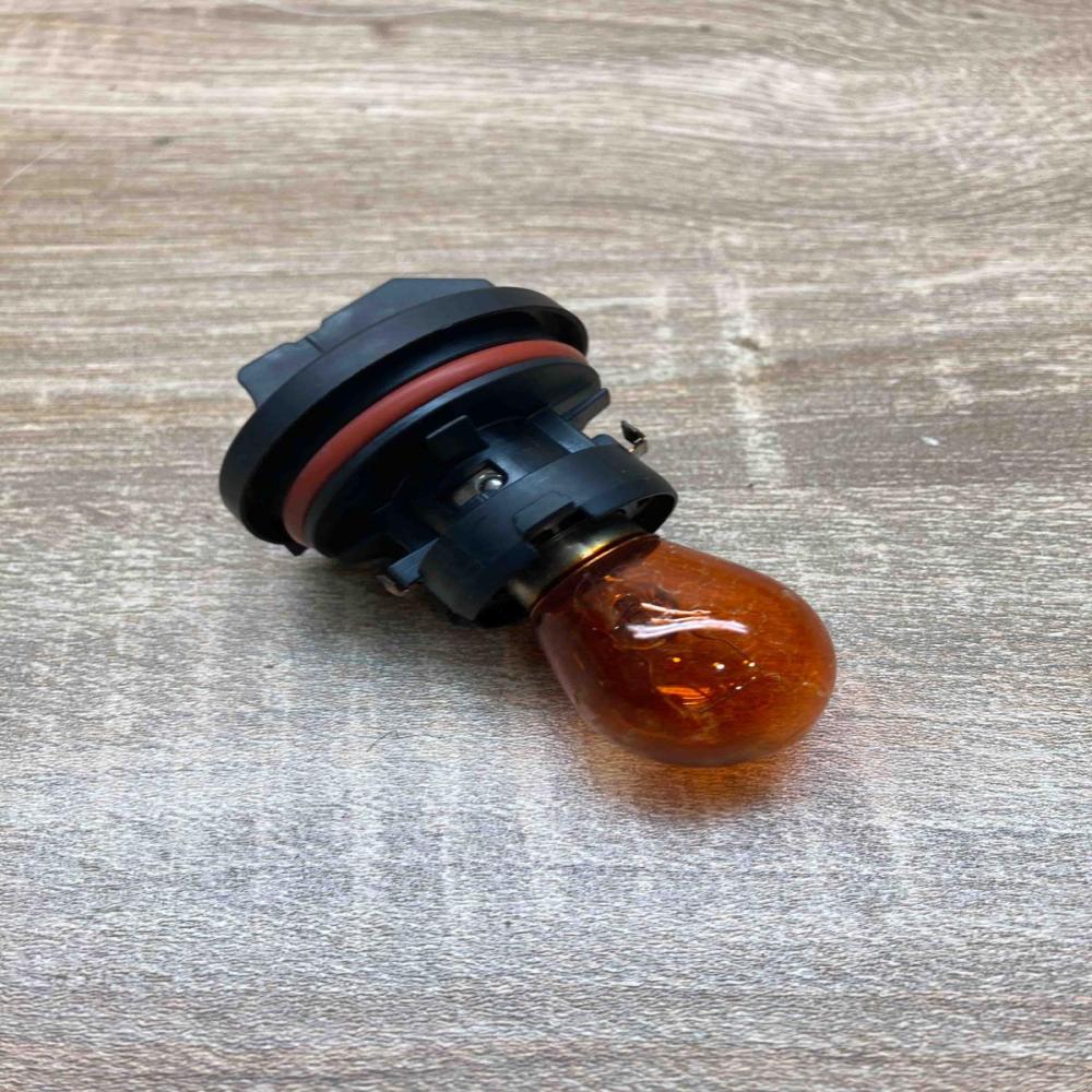 PY21W   Headlight/headlamp bulb Mercedes-Benz E W211