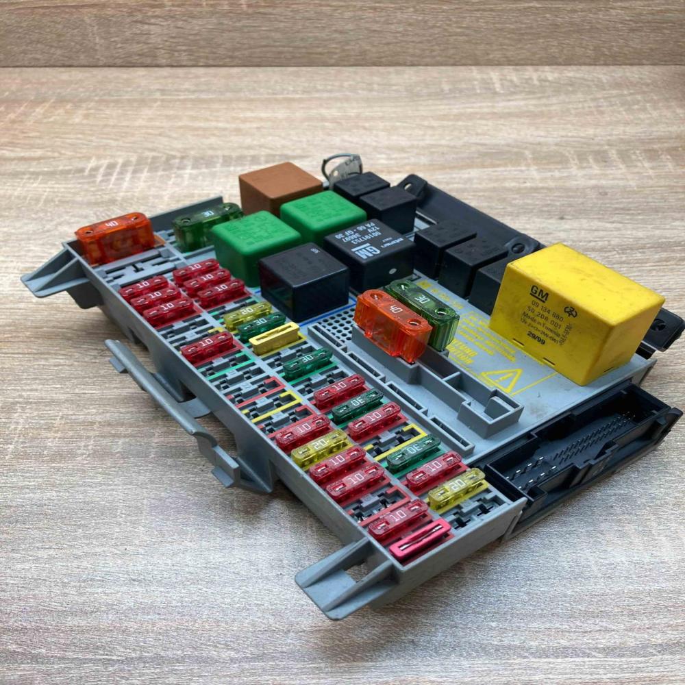 90504534   Fuse box set Opel Vectra B