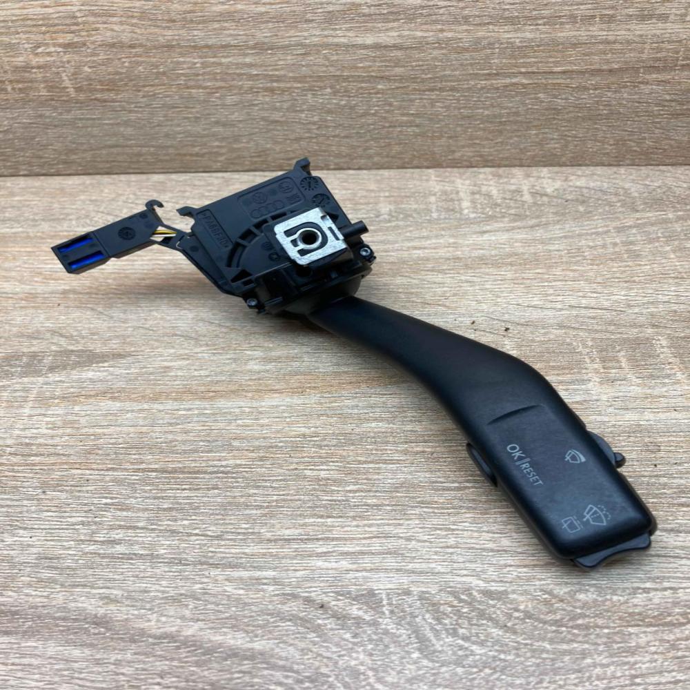 1K0953519A   Wiper control stalk Volkswagen Golf V