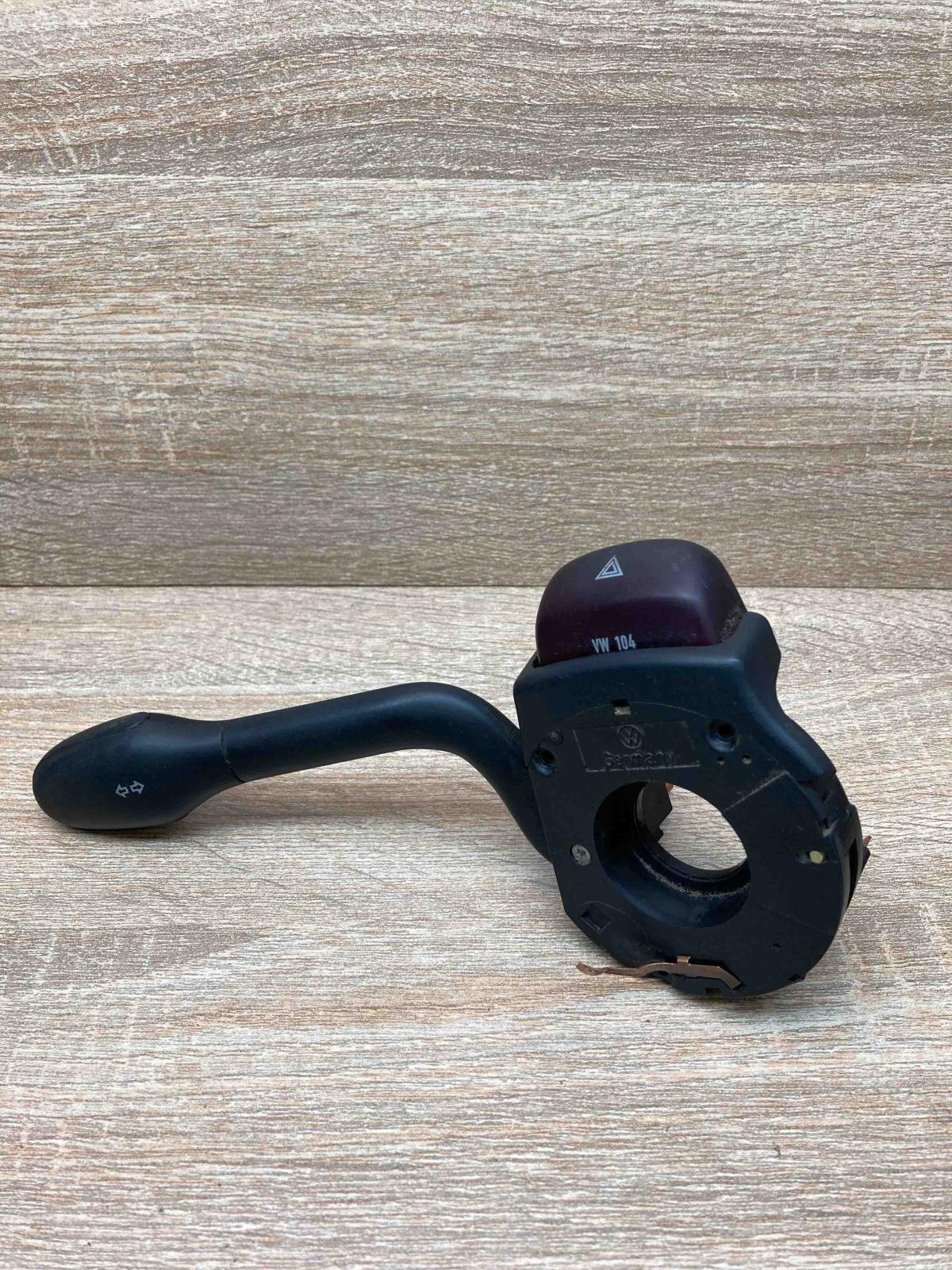 88S97 DOT SAE QC 88S97  Hazard light switch Volkswagen Transporter - Caravelle T