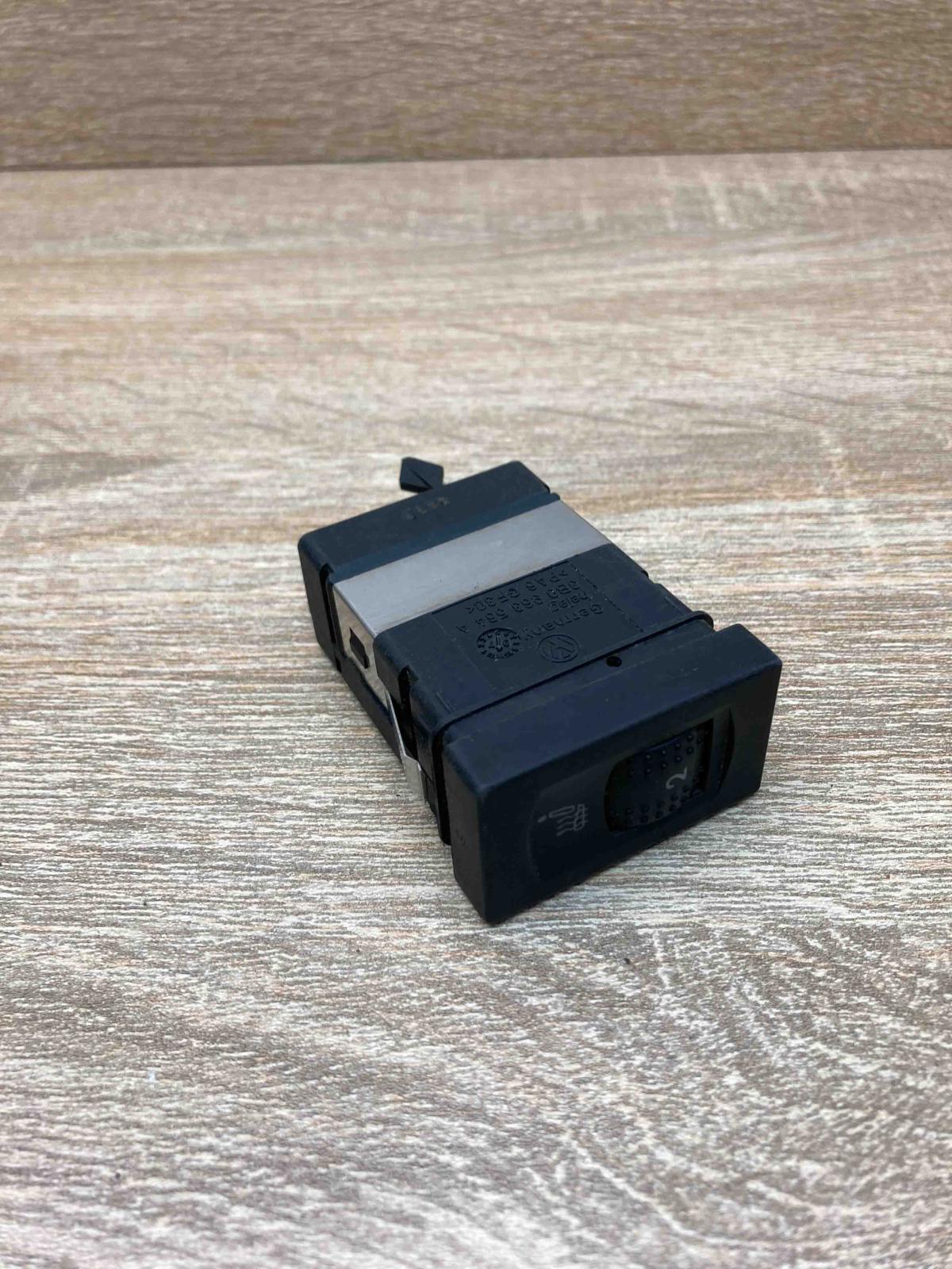 3B0963564A   Seat heating switch Volkswagen PASSAT B5