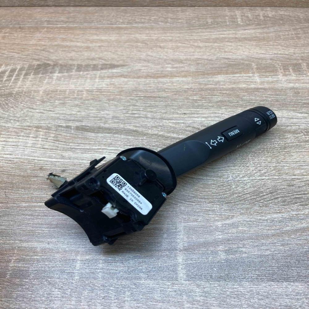 13303268  With Plug Indicator stalk Opel Astra J