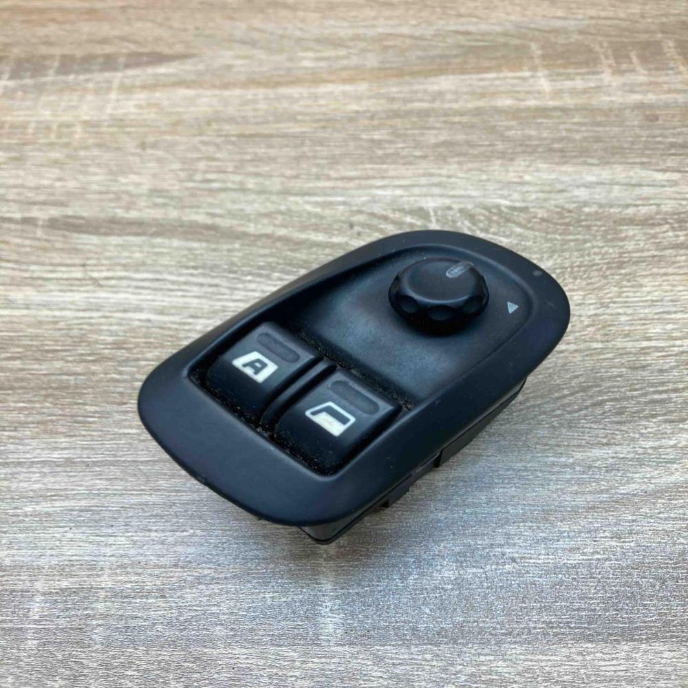 11914 Peugeot Citroen Mirror Control Switch  Electric window control switch Peug
