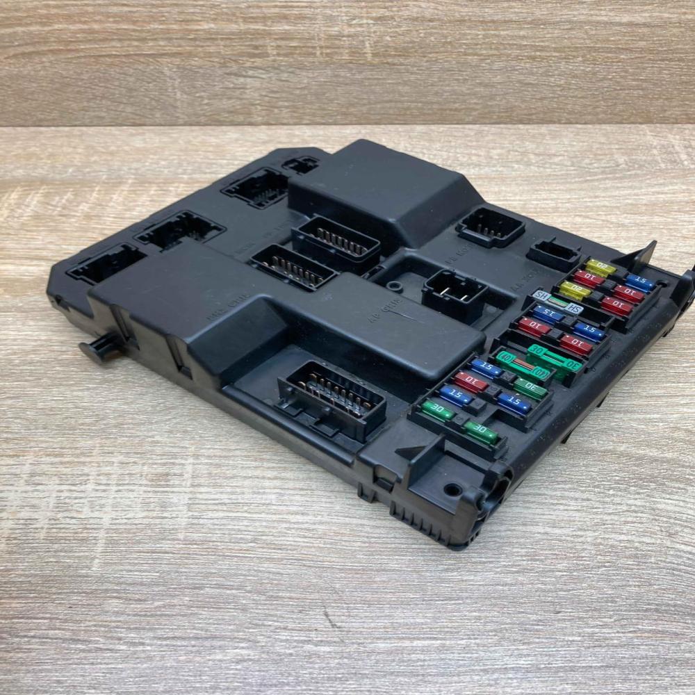 9651196980A   Comfort/convenience module Peugeot 307
