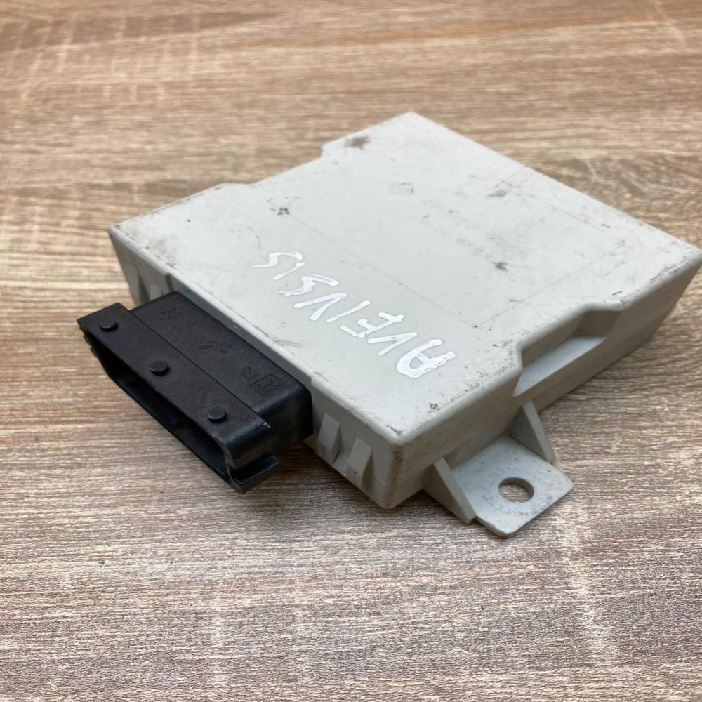 150696 150 696  Window wiper relay Toyota Avensis T250