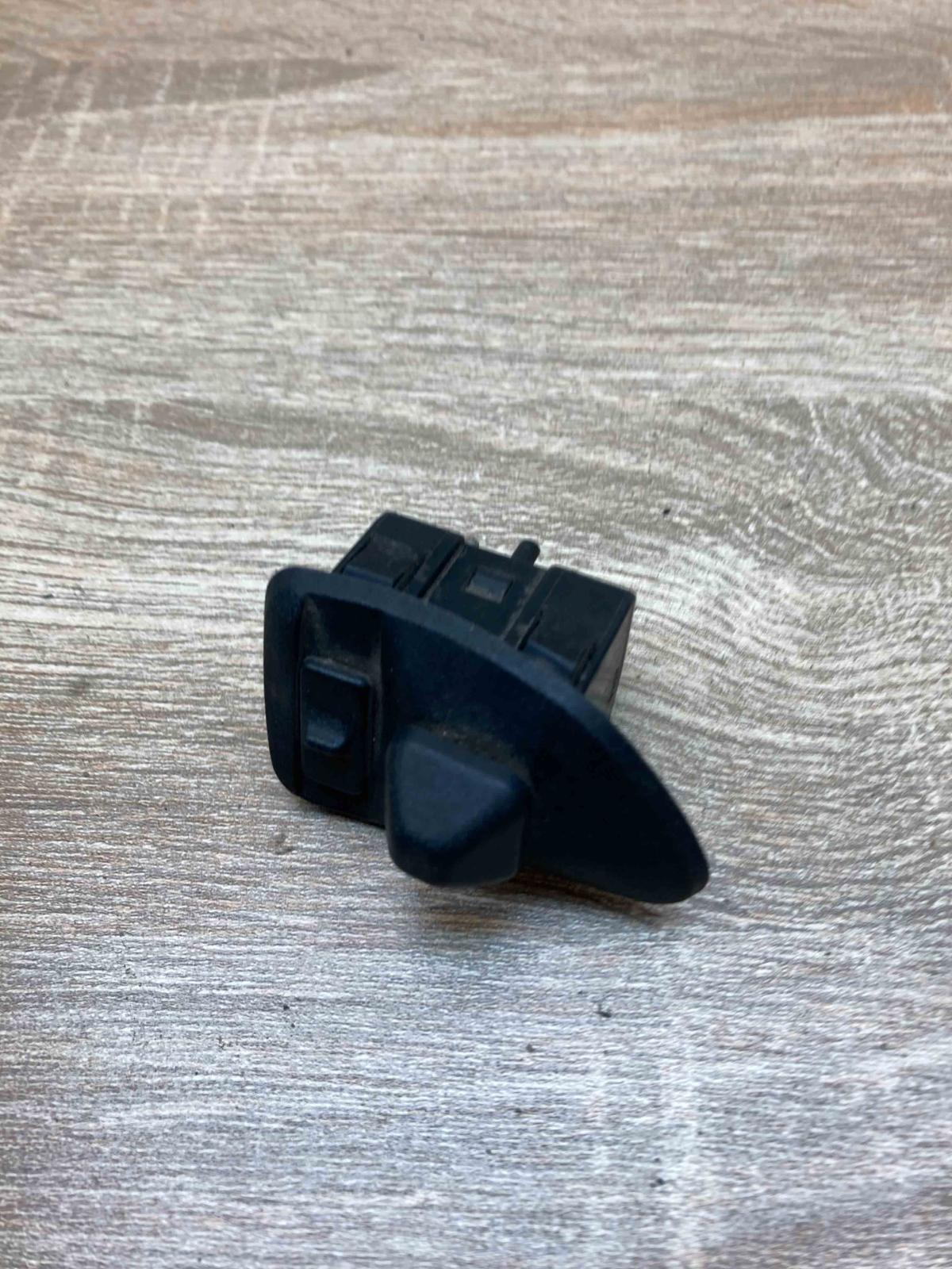 1387281 032000 03  Wing mirror switch BMW 3 E36