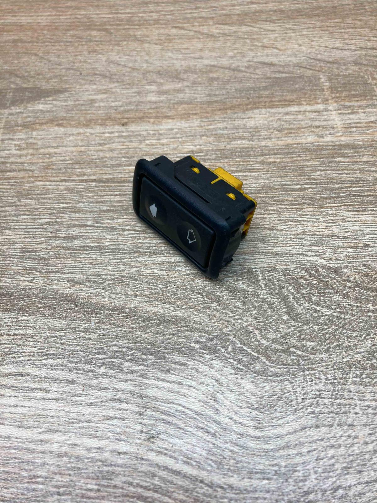 8368941   Electric window control switch BMW 3 E46