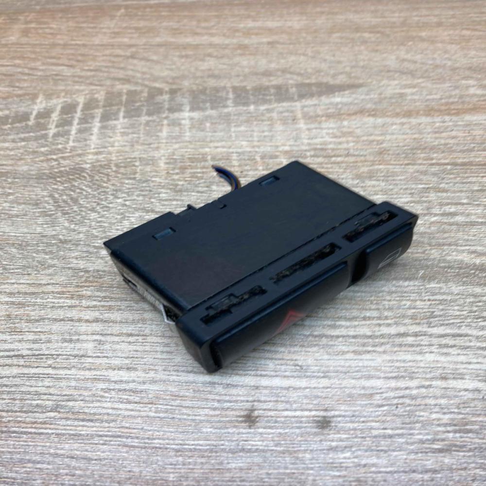 8368920  With Plug Hazard light switch BMW 3 E46