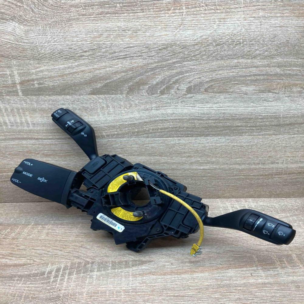 4M5T 14A664 AB 3M5T 6475 AE  Wiper turn signal indicator stalk/switch Ford Focus