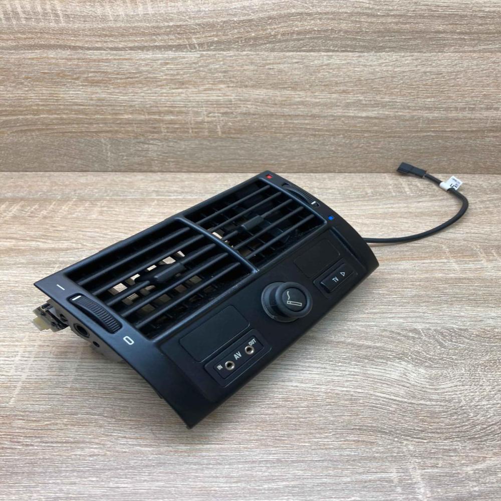 8409081 8370910  Dash center air vent grill BMW X5 E53