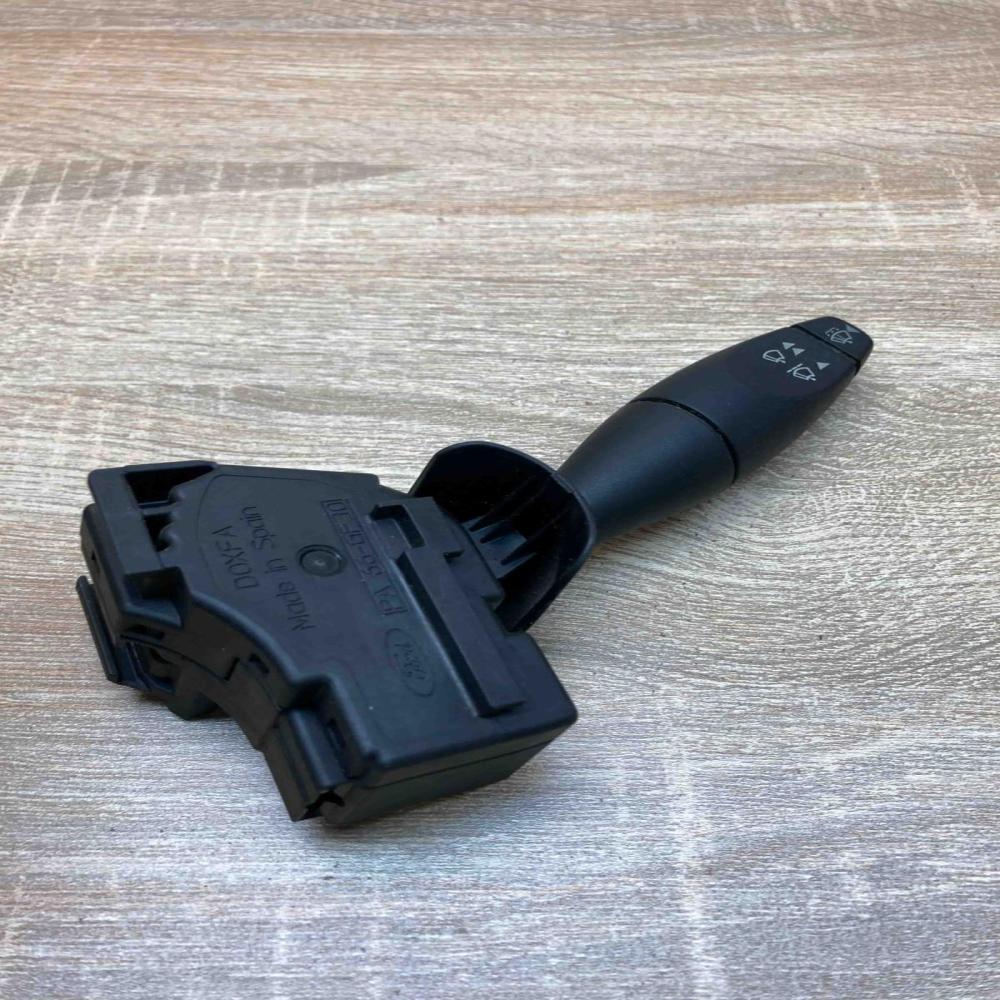 98AG 17A553 CB   Wiper control stalk Ford Focus