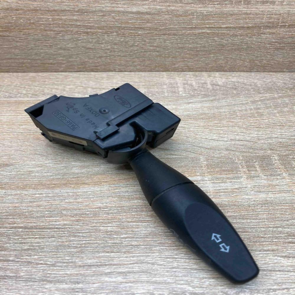 98AG 13335 AG   Indicator stalk Ford Focus