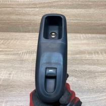 26267   Electric window control switch Peugeot 406