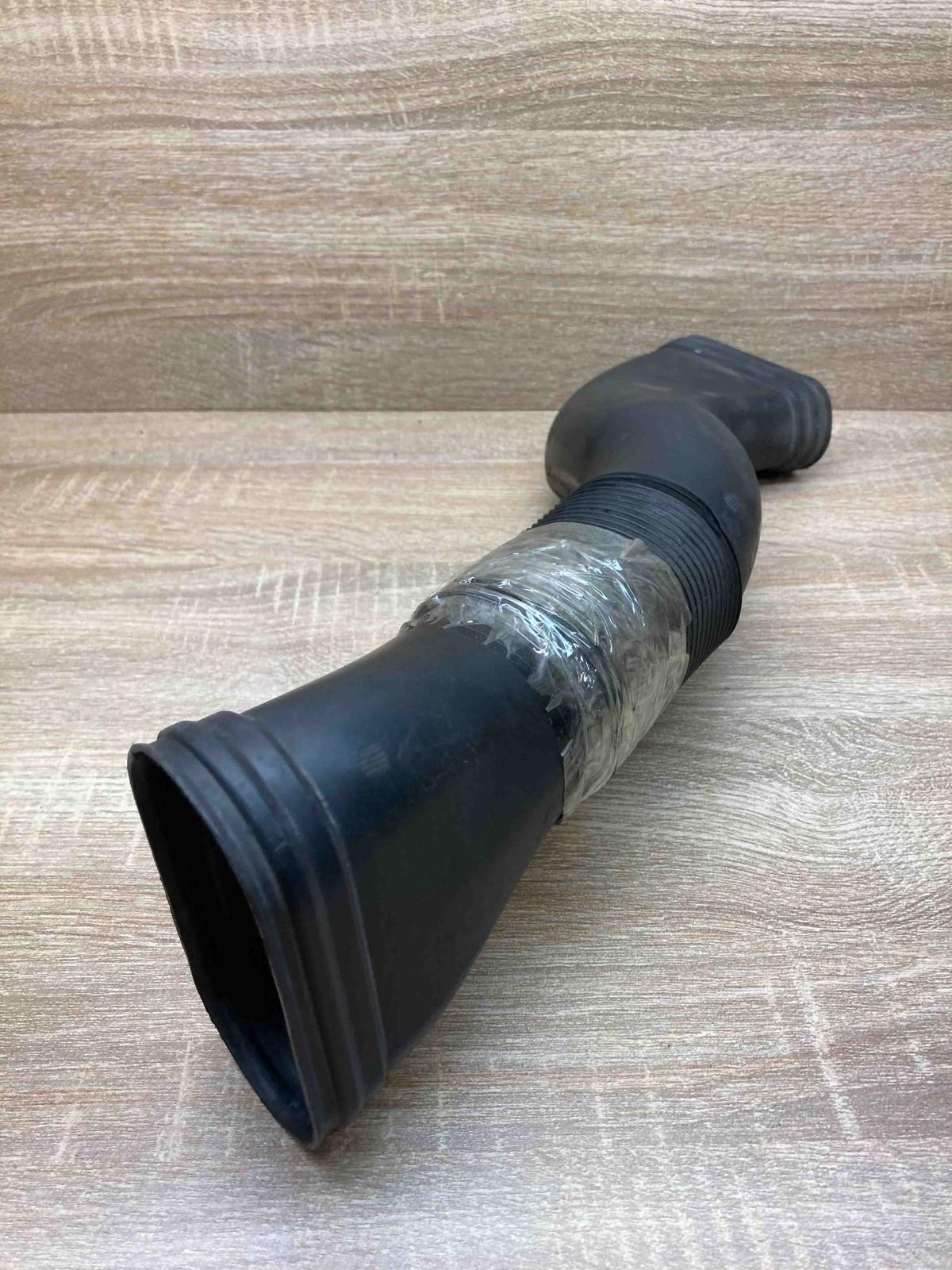 A6280940982   Air intake duct part Mercedes-Benz E W211