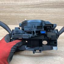 1K0953503EQ 1K0959653C  Wiper turn signal indicator stalk/switch Volkswagen Tigu