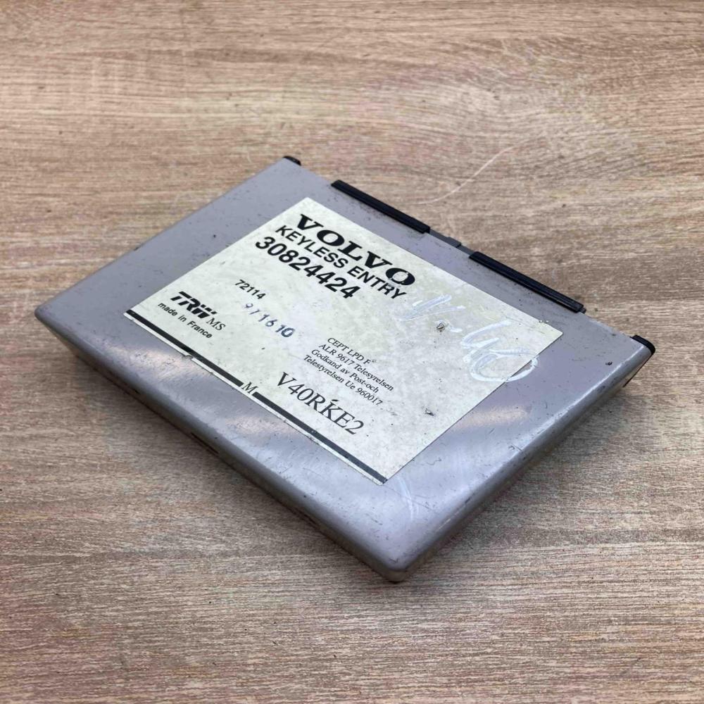 30824424   Keyless (KESSY) go control unit/module Volvo S40, V40