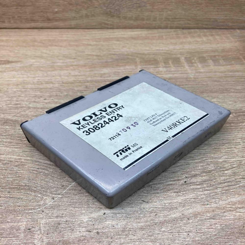 30824424   Comfort/convenience module Volvo S40, V40