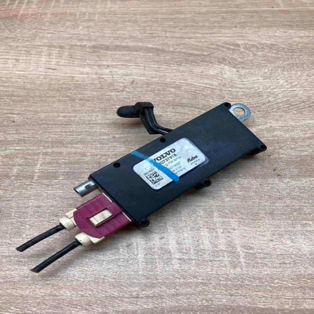 80737918   Antenna control unit Volvo V50