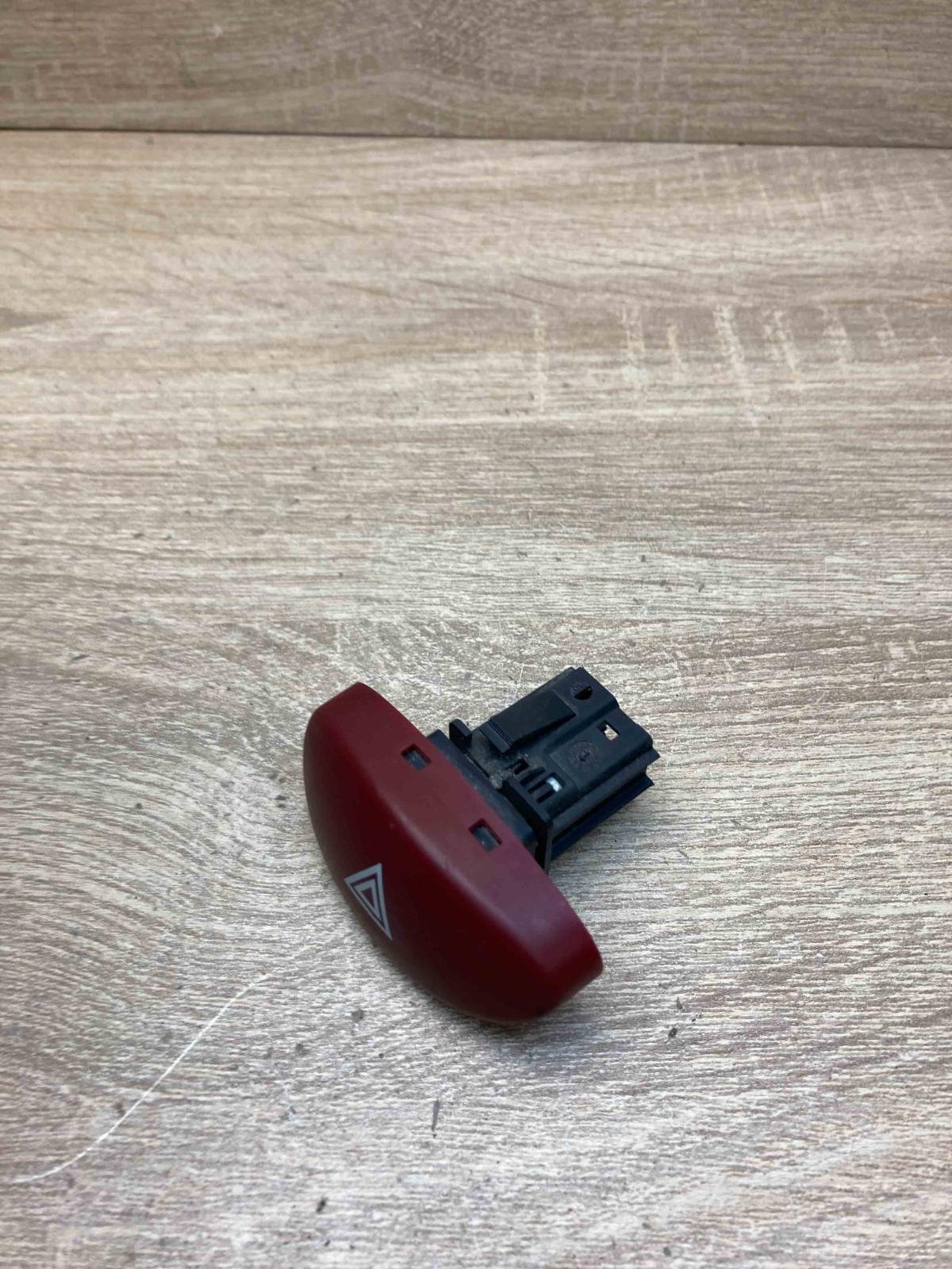 9643213777   Hazard light switch Peugeot 206