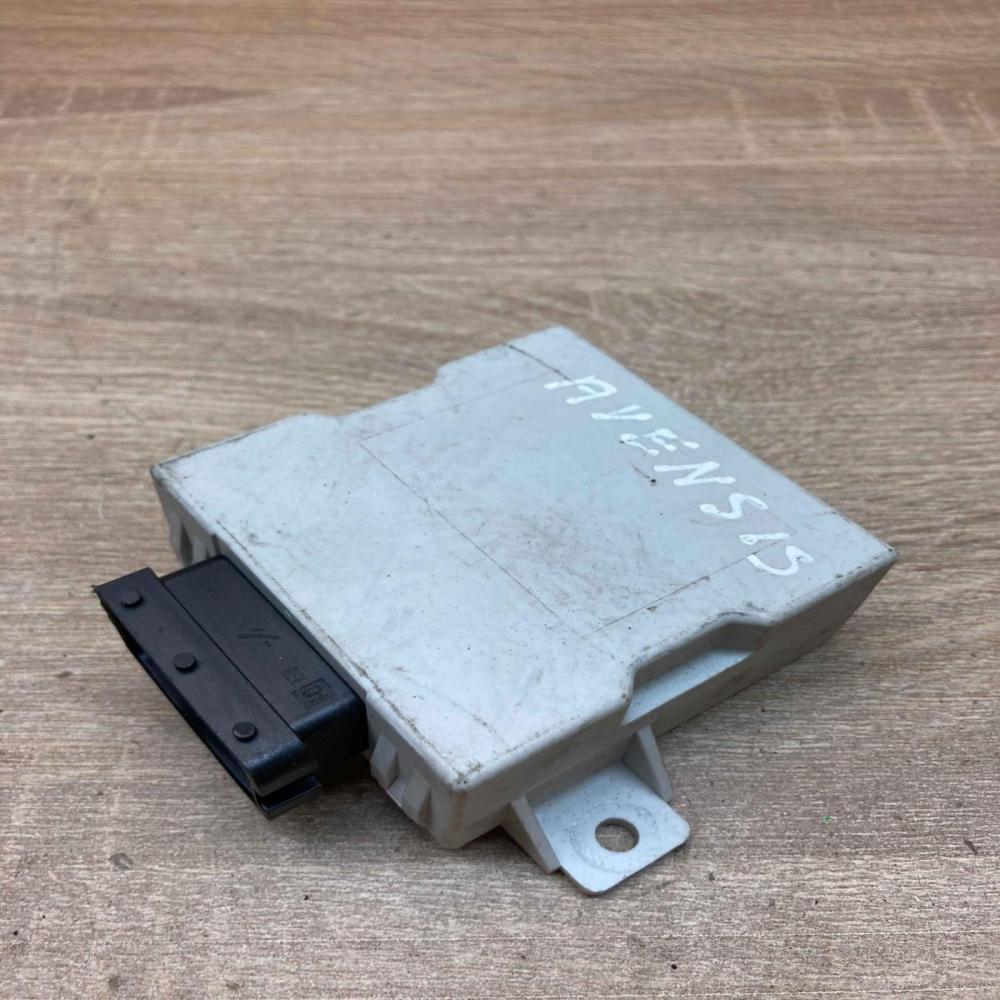 150696   Window wiper relay Toyota Avensis T250