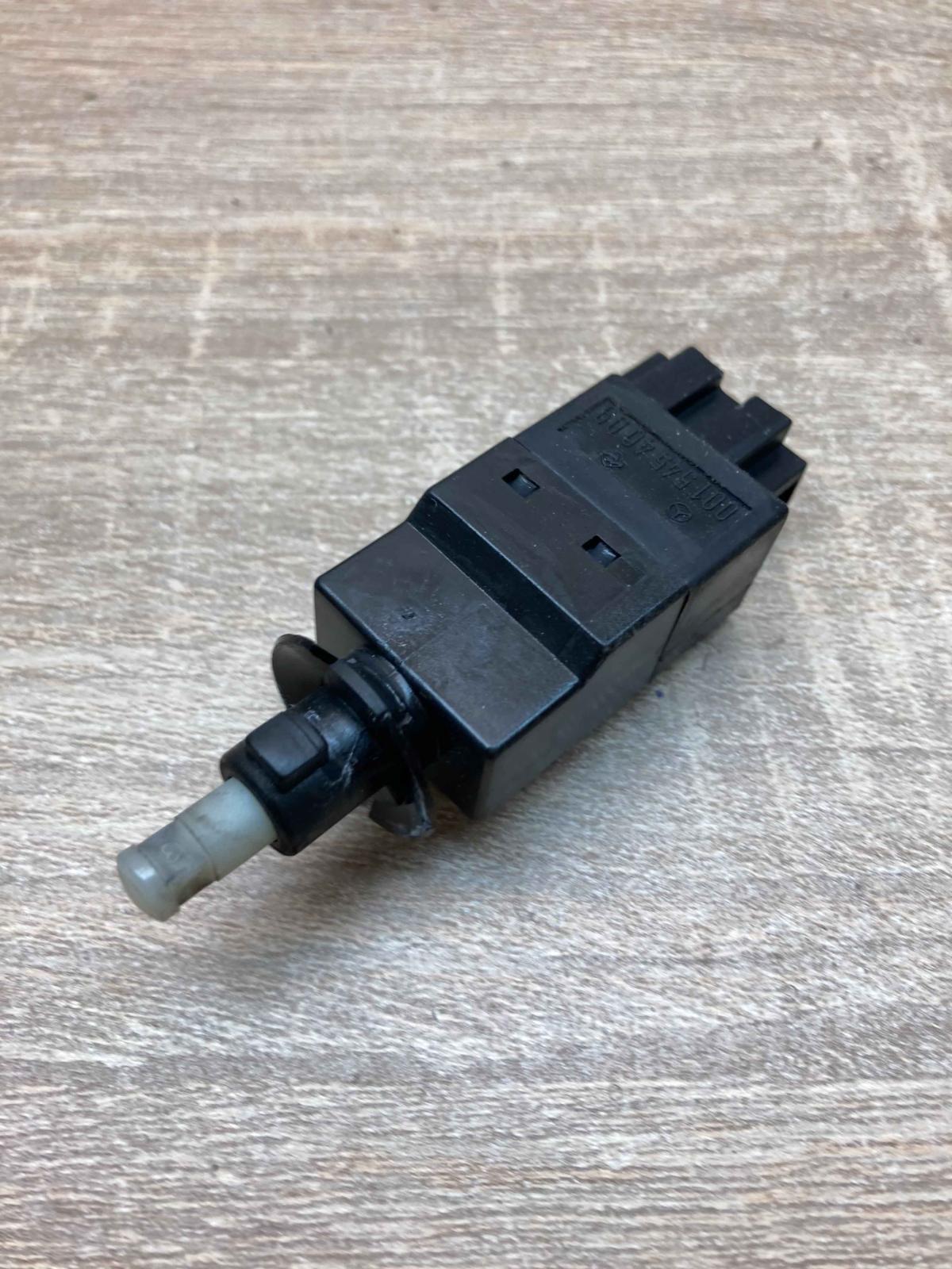 0015454009 Main  Brake pedal sensor switch Mercedes-Benz E W211