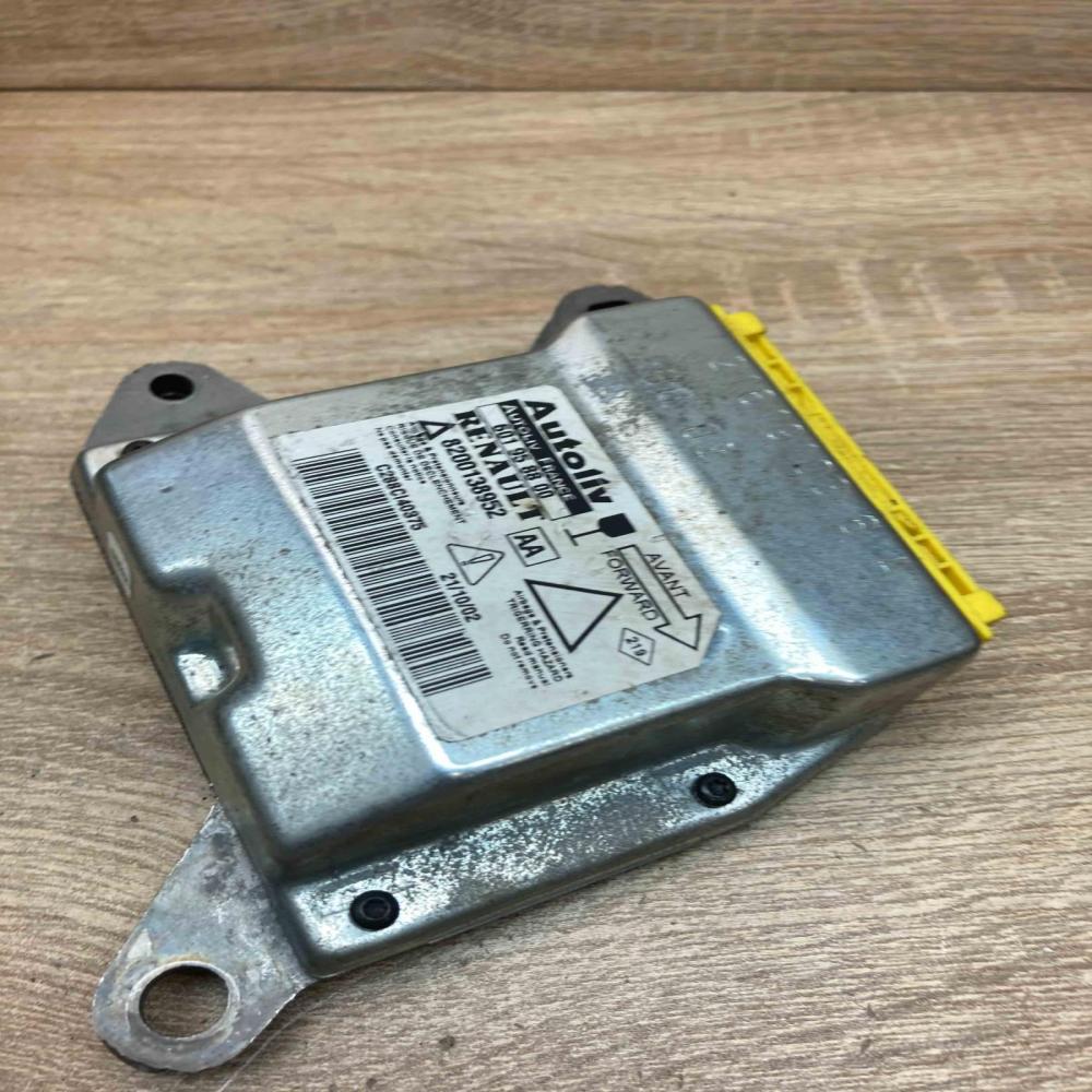 8200138952 601958800  Airbag control unit/module Renault Laguna II