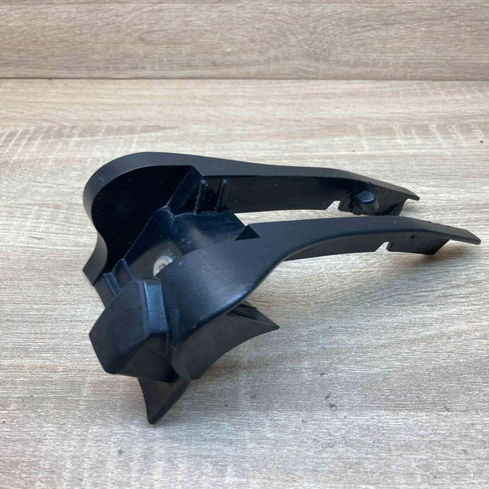 A2119200886 70010501  Rear seat rail trim cover Mercedes-Benz E W211