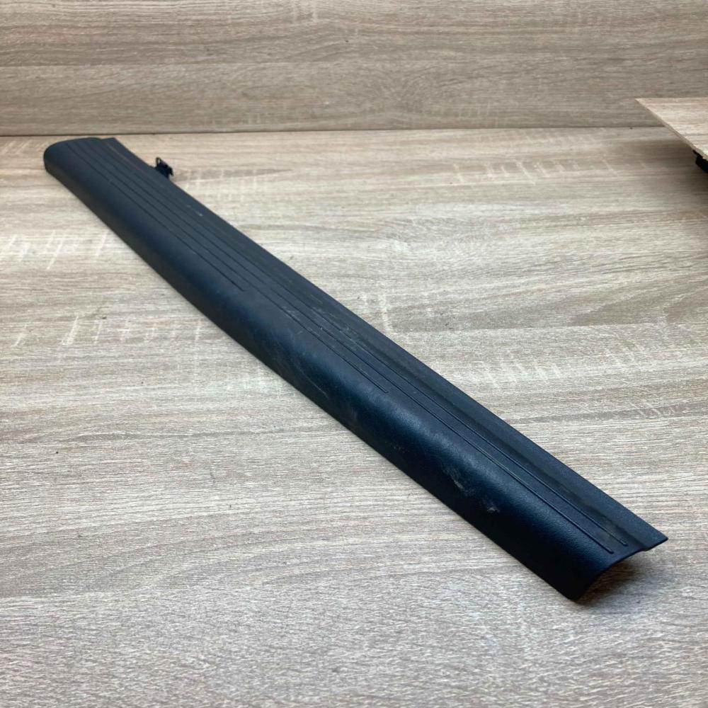 A2116801735   Front sill trim cover Mercedes-Benz E W211
