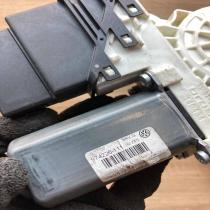3C9959704 974226 111  Rear door window regulator motor Volkswagen PASSAT B6
