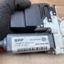 5P0839402  BRF Rear door window regulator motor Seat Altea